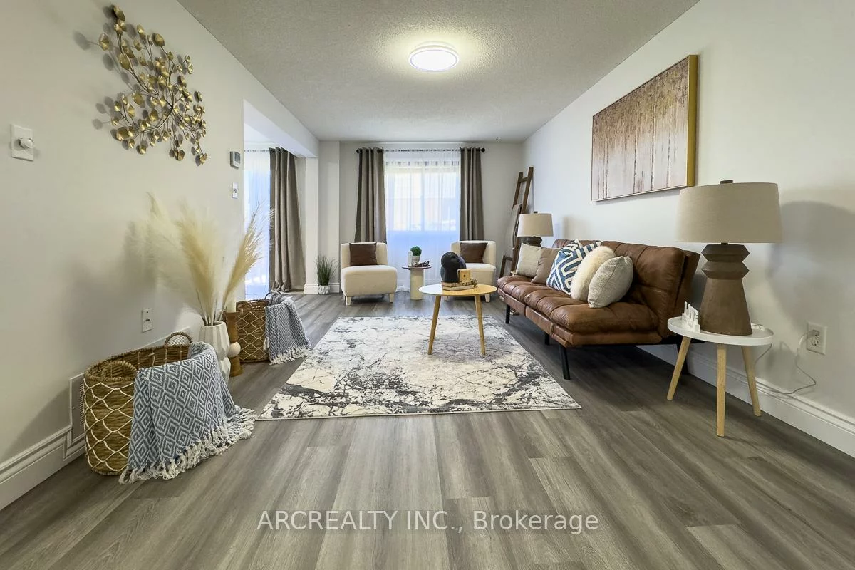 18, Silver Maple, Holly, Barrie