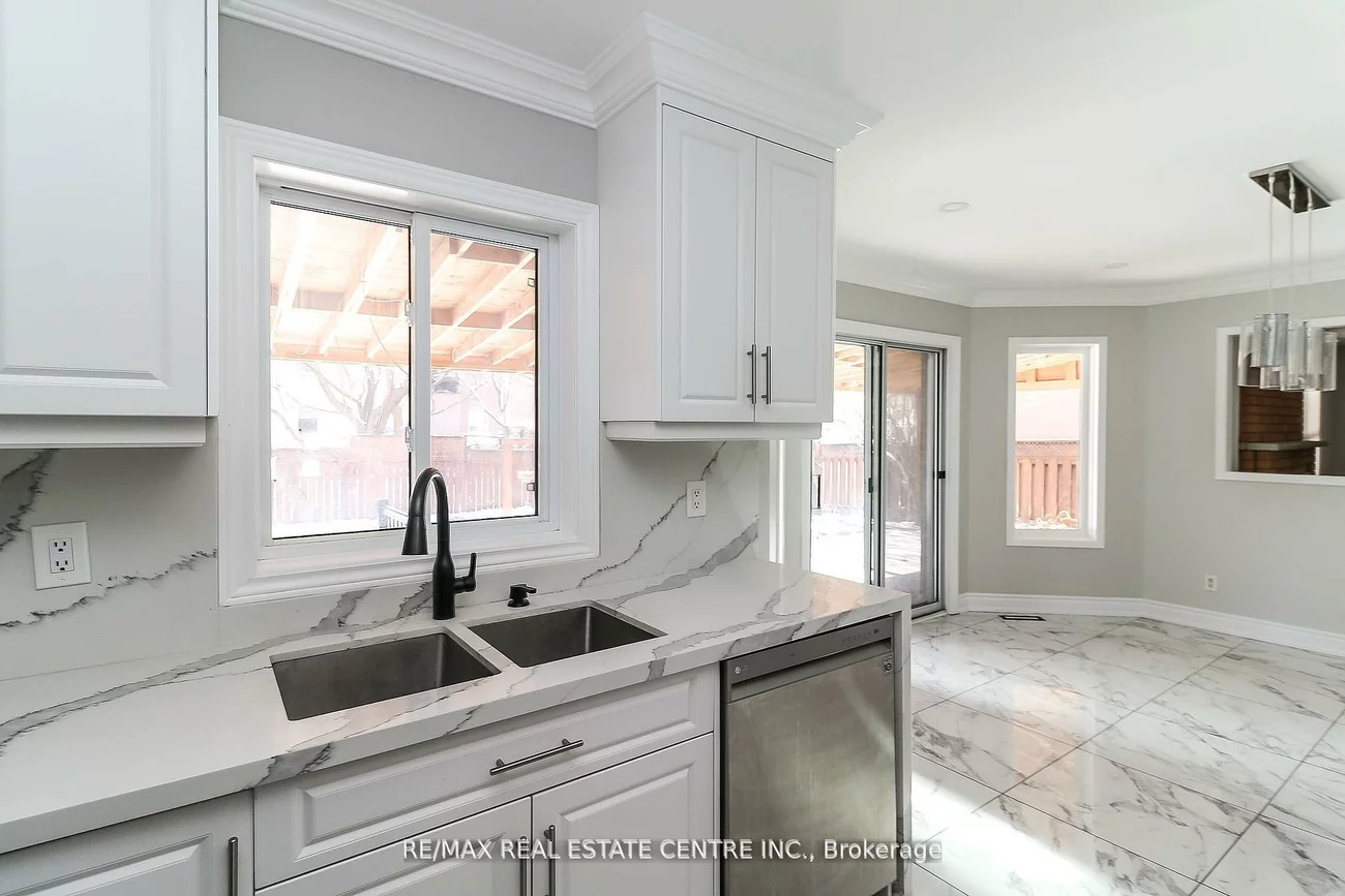 25, Meadowlark, Cundles East, Barrie