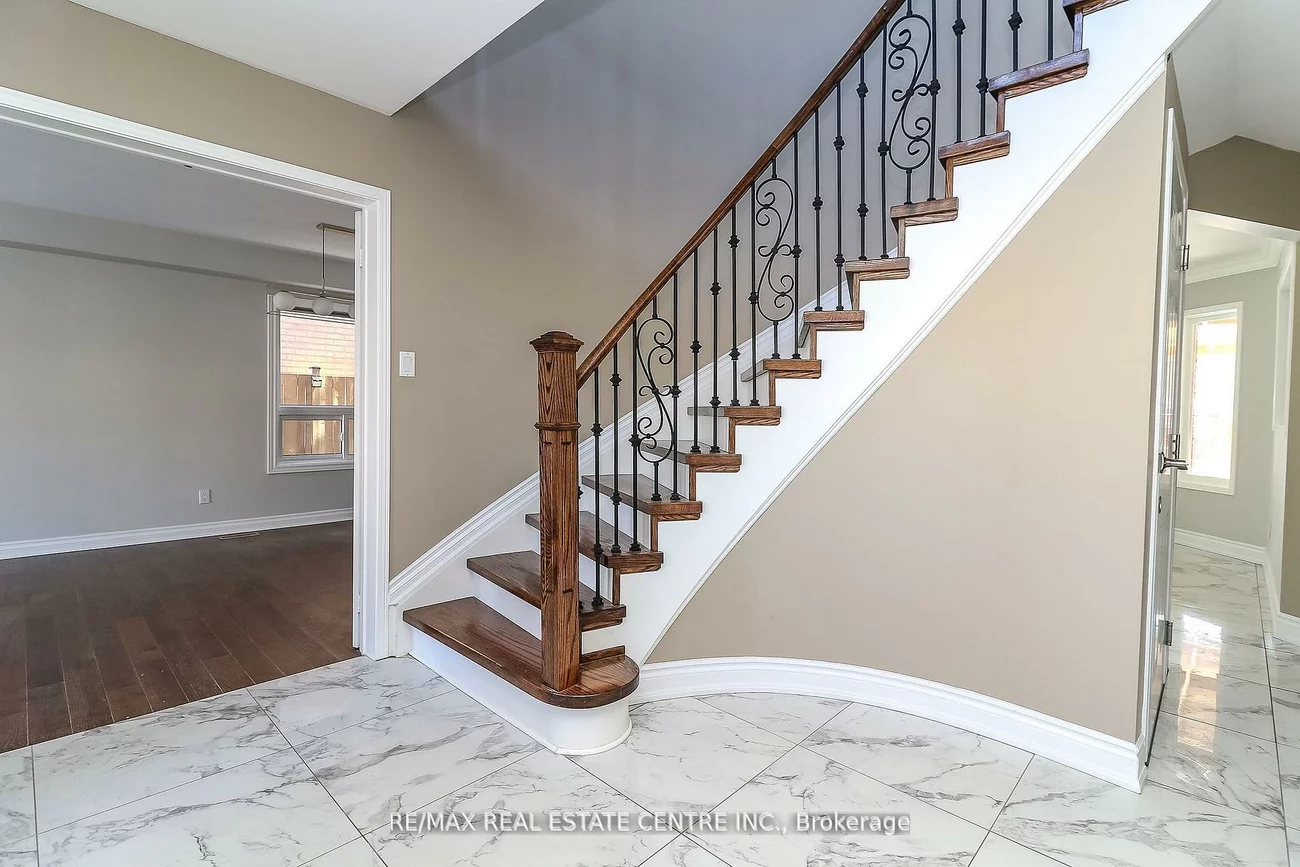 25, Meadowlark, Cundles East, Barrie