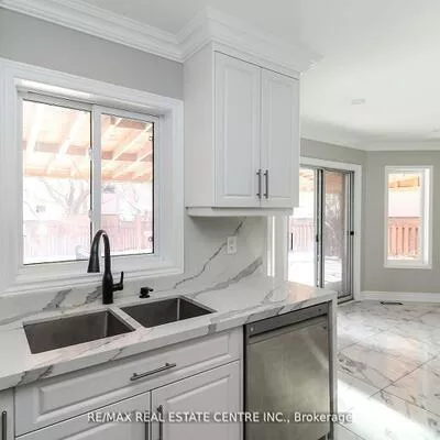 25, Meadowlark, Cundles East, Barrie