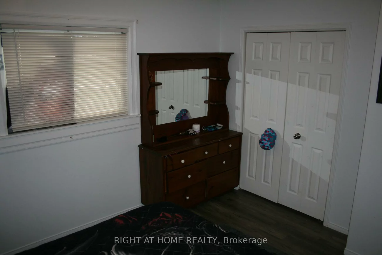 38, Garibaldi, Holly, Barrie