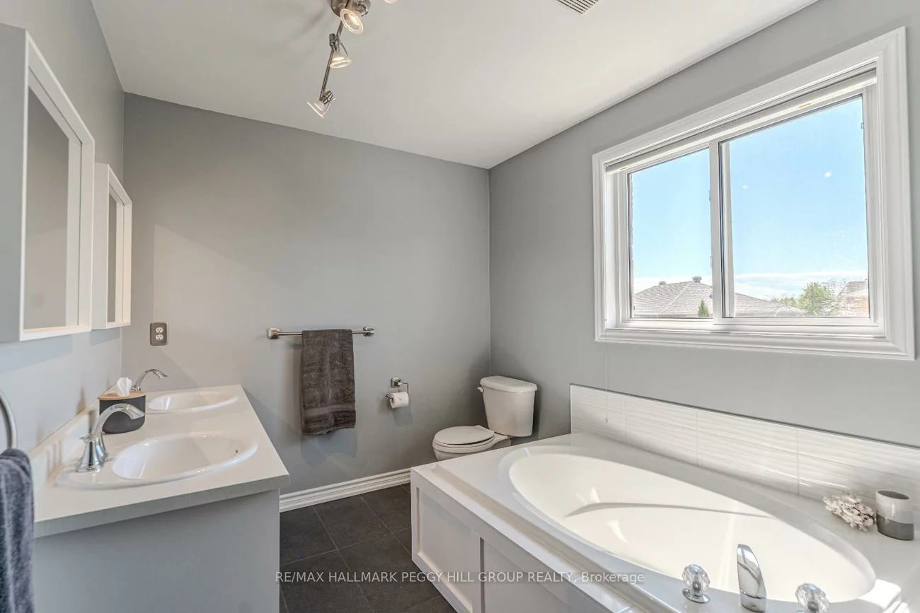 10, McAvoy, Edgehill Drive, Barrie