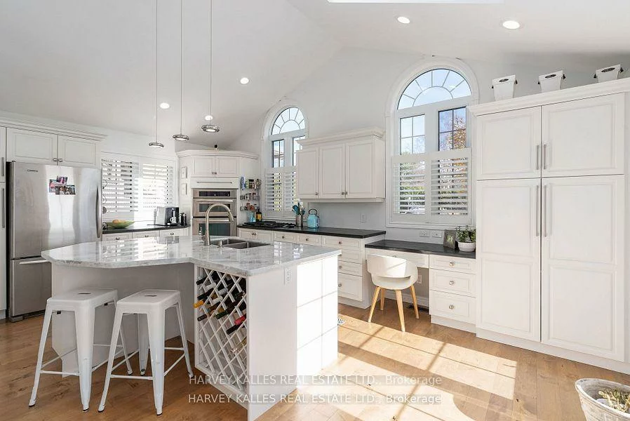 10, Puget, Codrington, Barrie