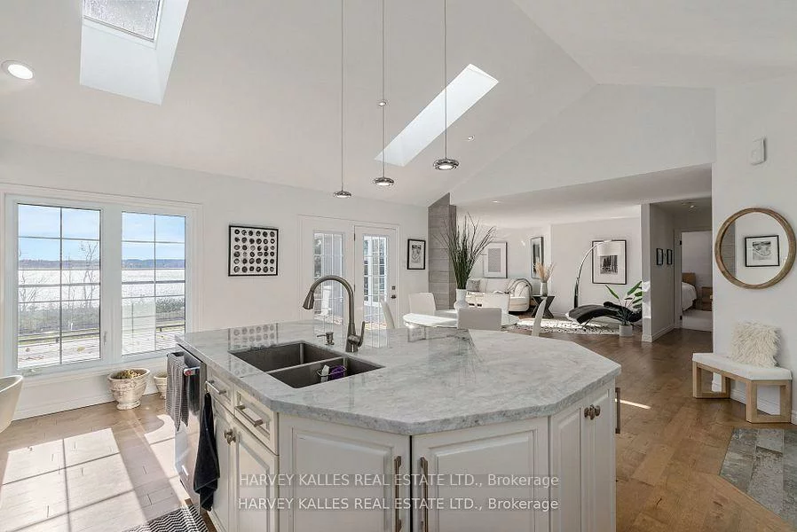 10, Puget, Codrington, Barrie