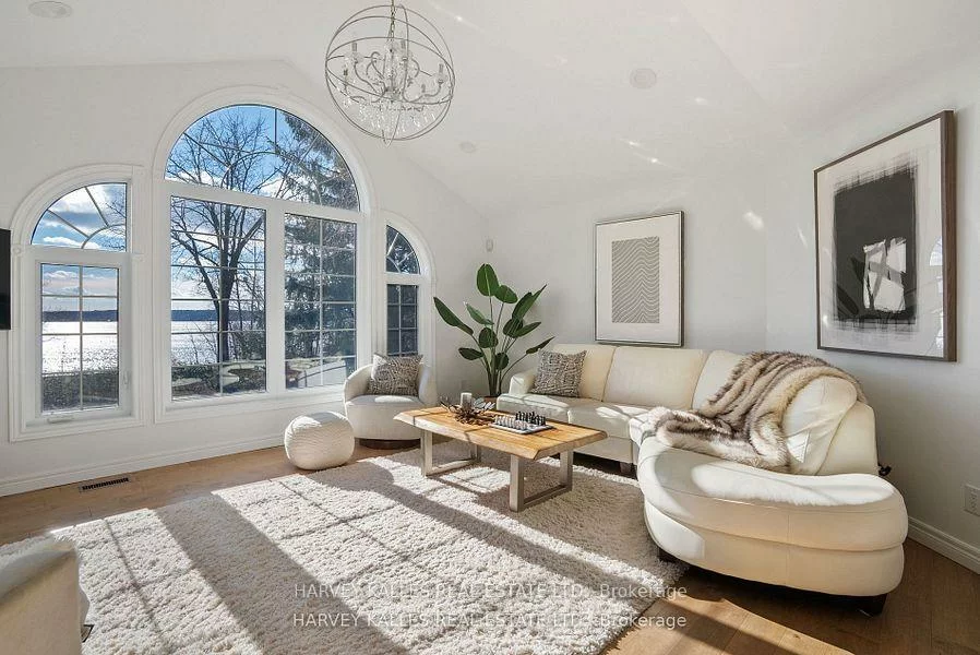 10, Puget, Codrington, Barrie