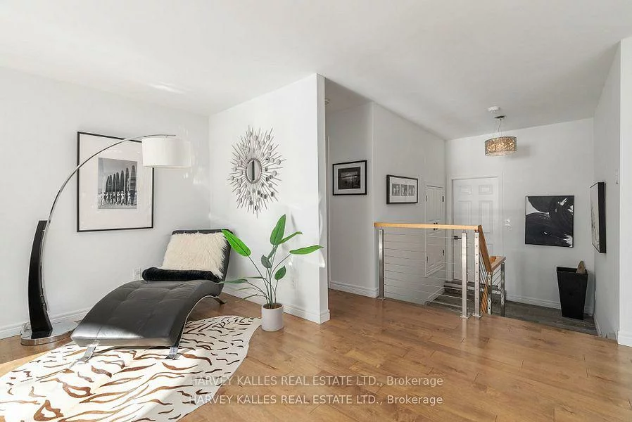 10, Puget, Codrington, Barrie