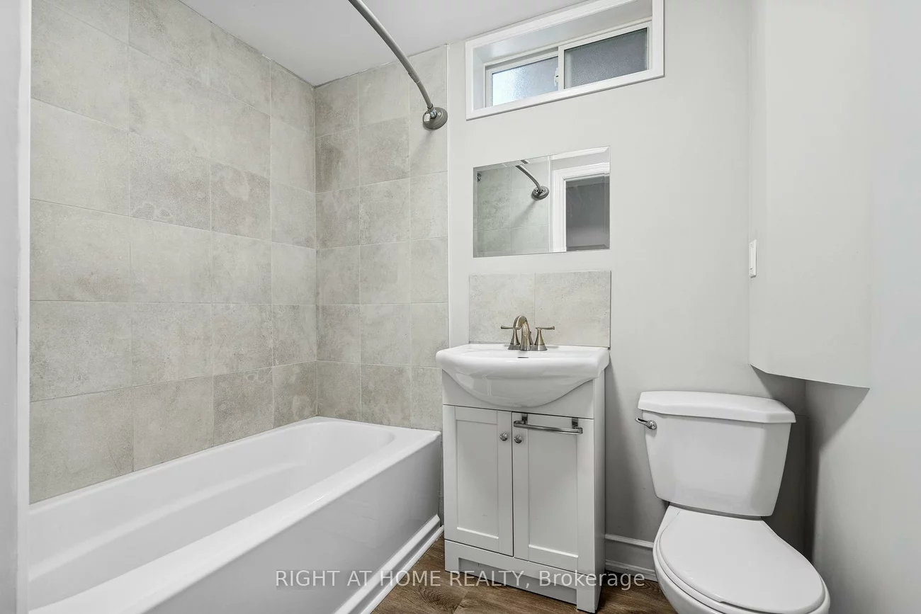 21, Ashdale, Cundles East, Barrie