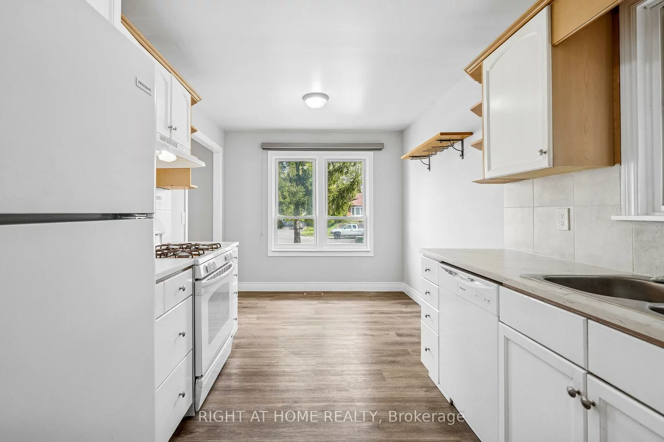 21, Ashdale, Cundles East, Barrie