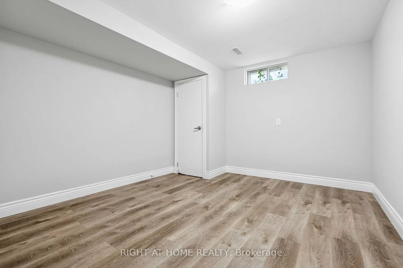 21, Ashdale, Cundles East, Barrie