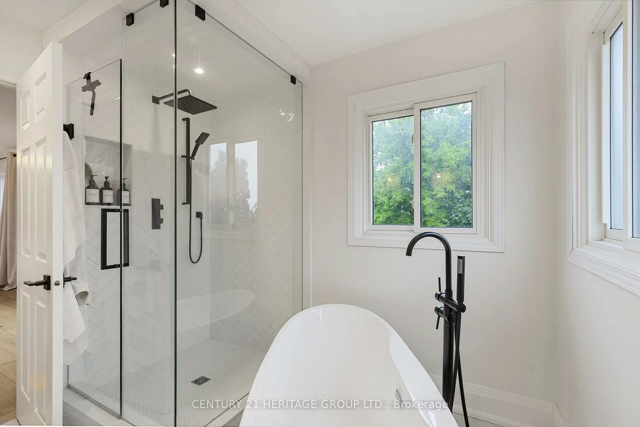 9, Tomlin, Painswick North, Barrie