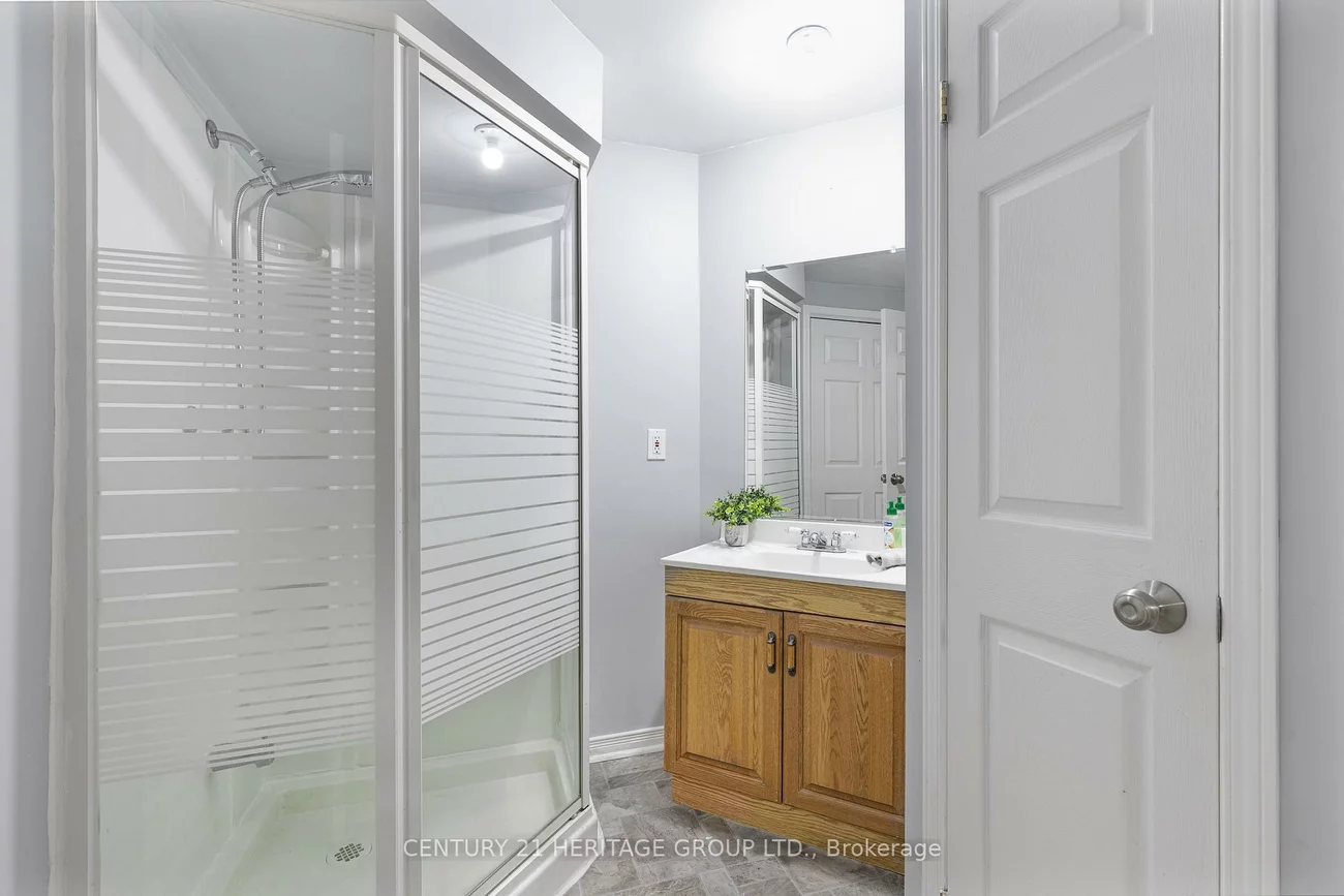 9, Tomlin, Painswick North, Barrie
