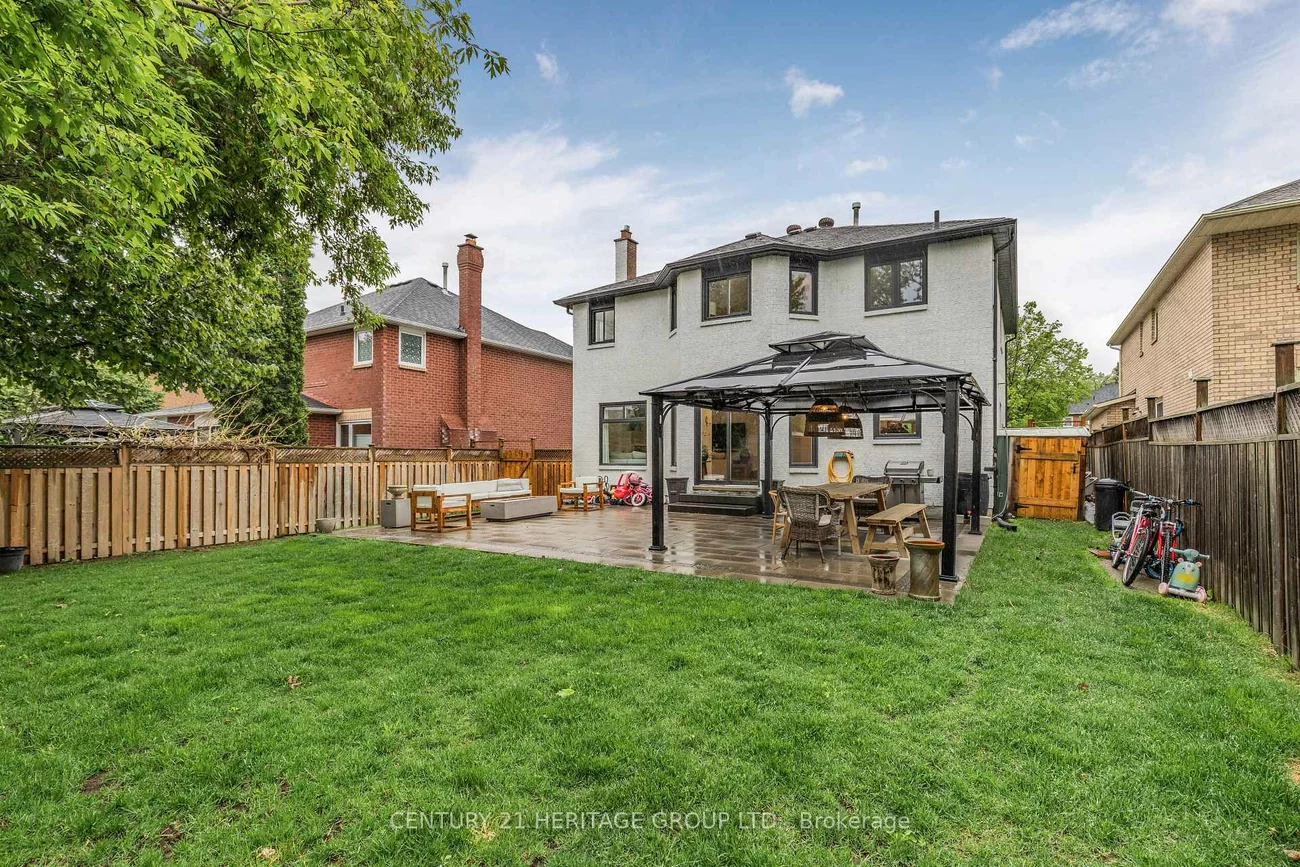 9, Tomlin, Painswick North, Barrie