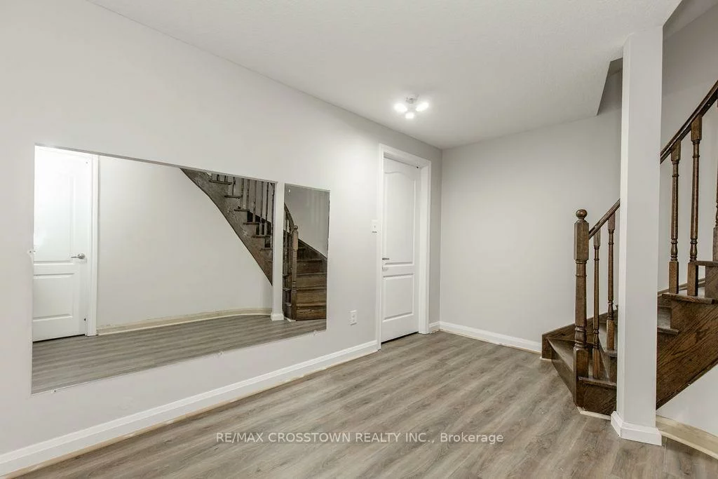 61, The Queensway, Innis-Shore, Barrie