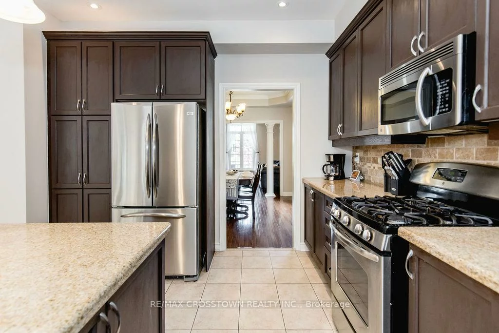61, The Queensway, Innis-Shore, Barrie