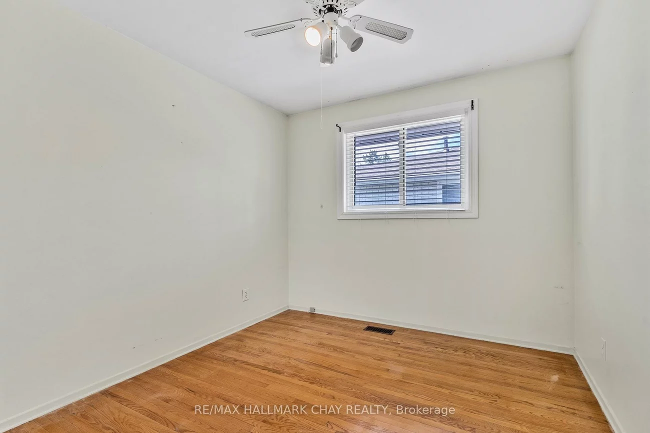 3, College, Grove East, Barrie