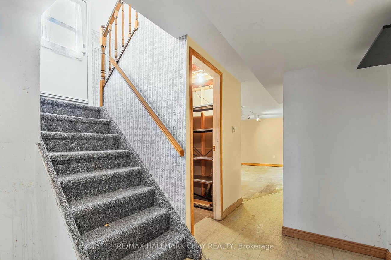 3, College, Grove East, Barrie