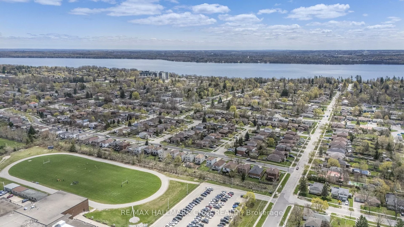 3, College, Grove East, Barrie