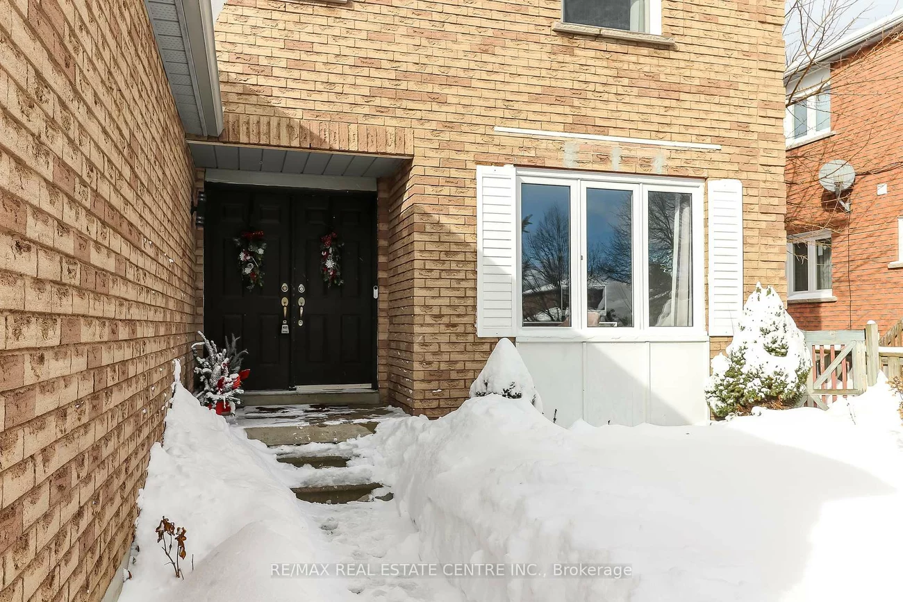 22, Meadowlark, Cundles East, Barrie