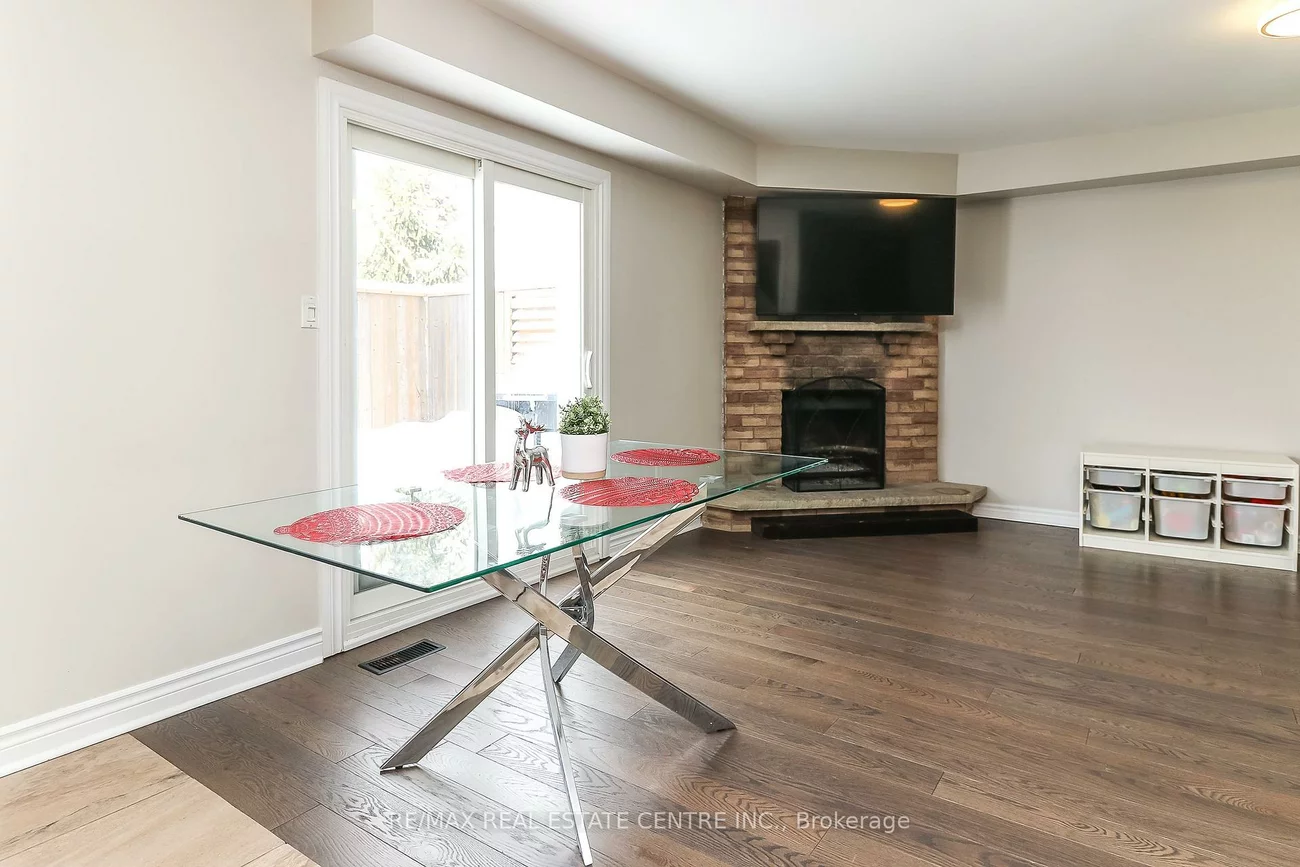 22, Meadowlark, Cundles East, Barrie