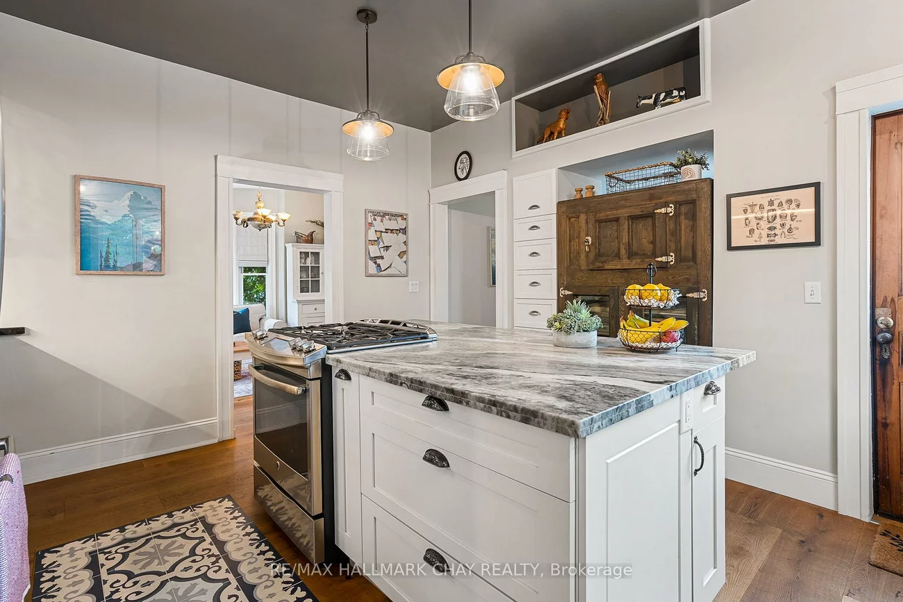 25, William, Allandale, Barrie