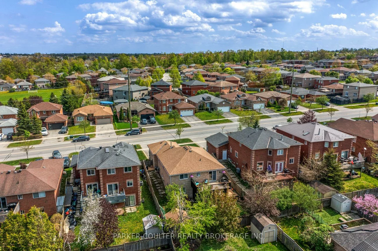 220, Livingstone, Little Lake, Barrie