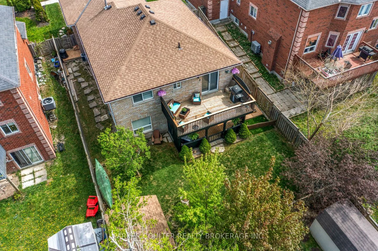 220, Livingstone, Little Lake, Barrie