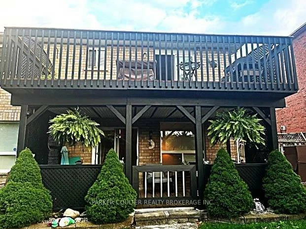 220, Livingstone, Little Lake, Barrie