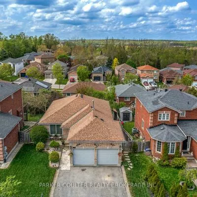 220, Livingstone, Little Lake, Barrie