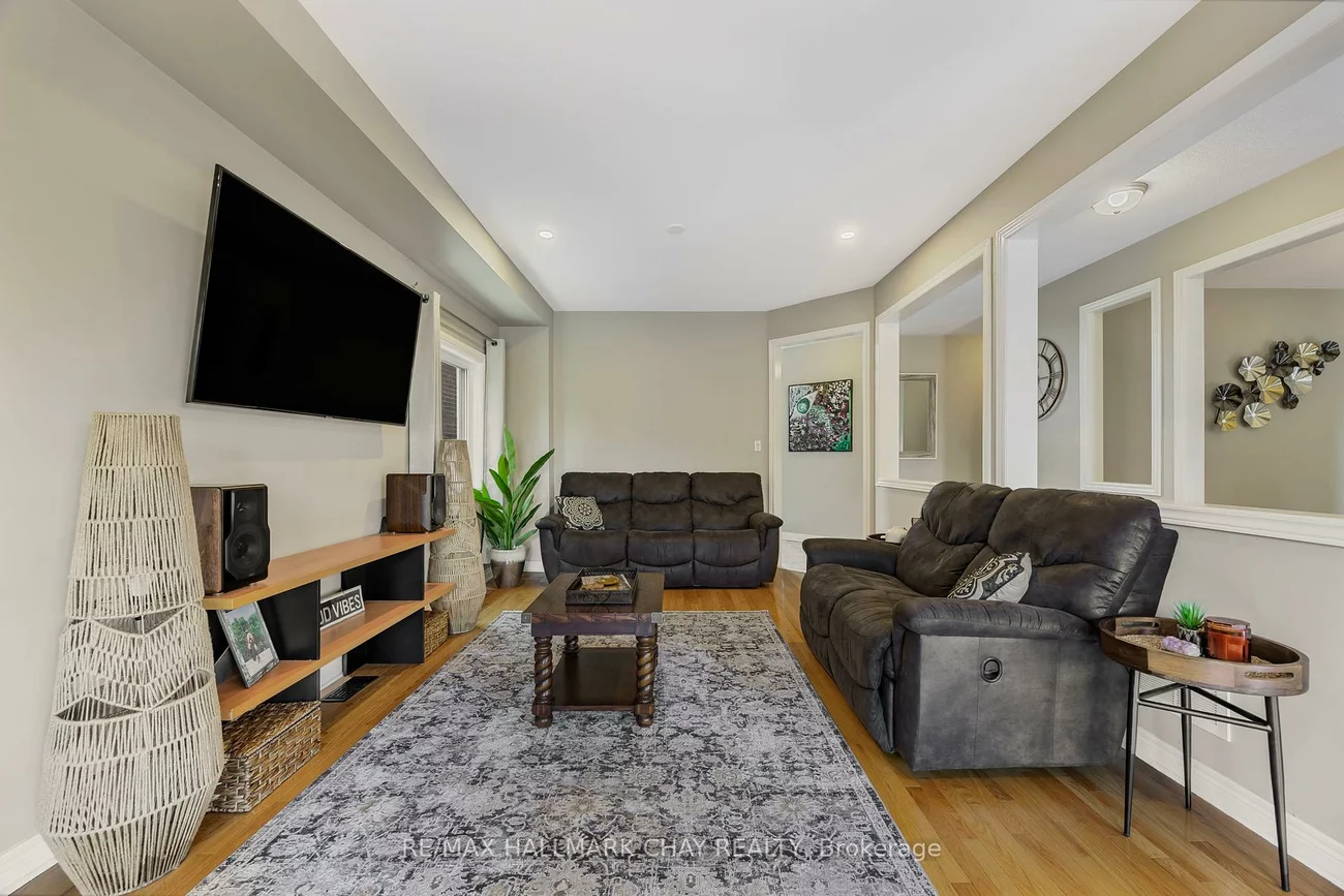 12, Prince Of Wales, Innis-Shore, Barrie