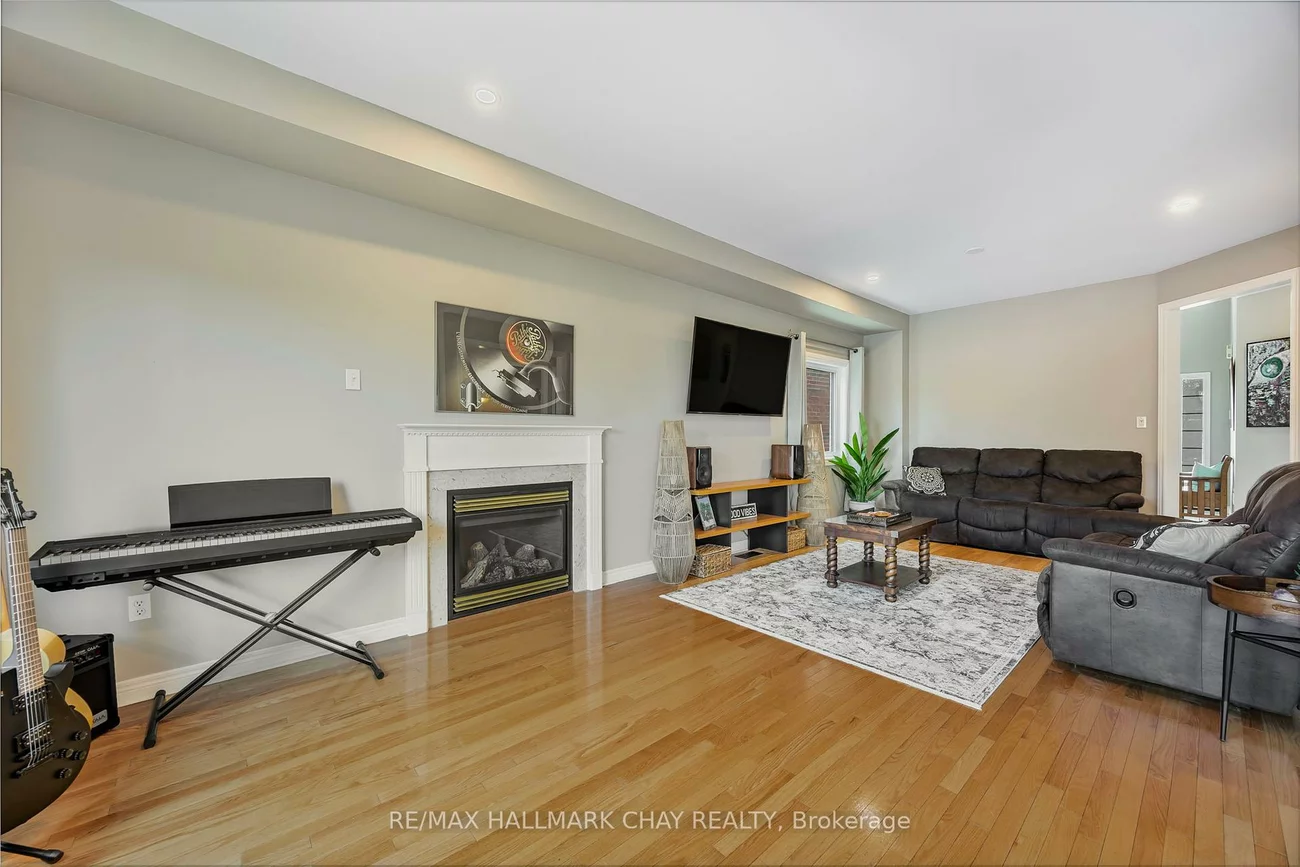 12, Prince Of Wales, Innis-Shore, Barrie