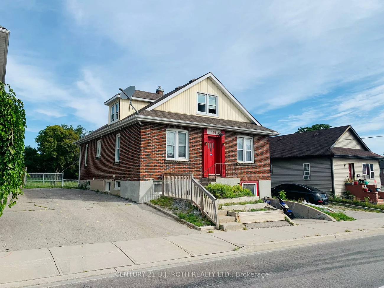 156, Dunlop, City Centre, Barrie