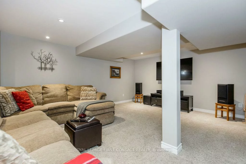 87, Stollar, Little Lake, Barrie