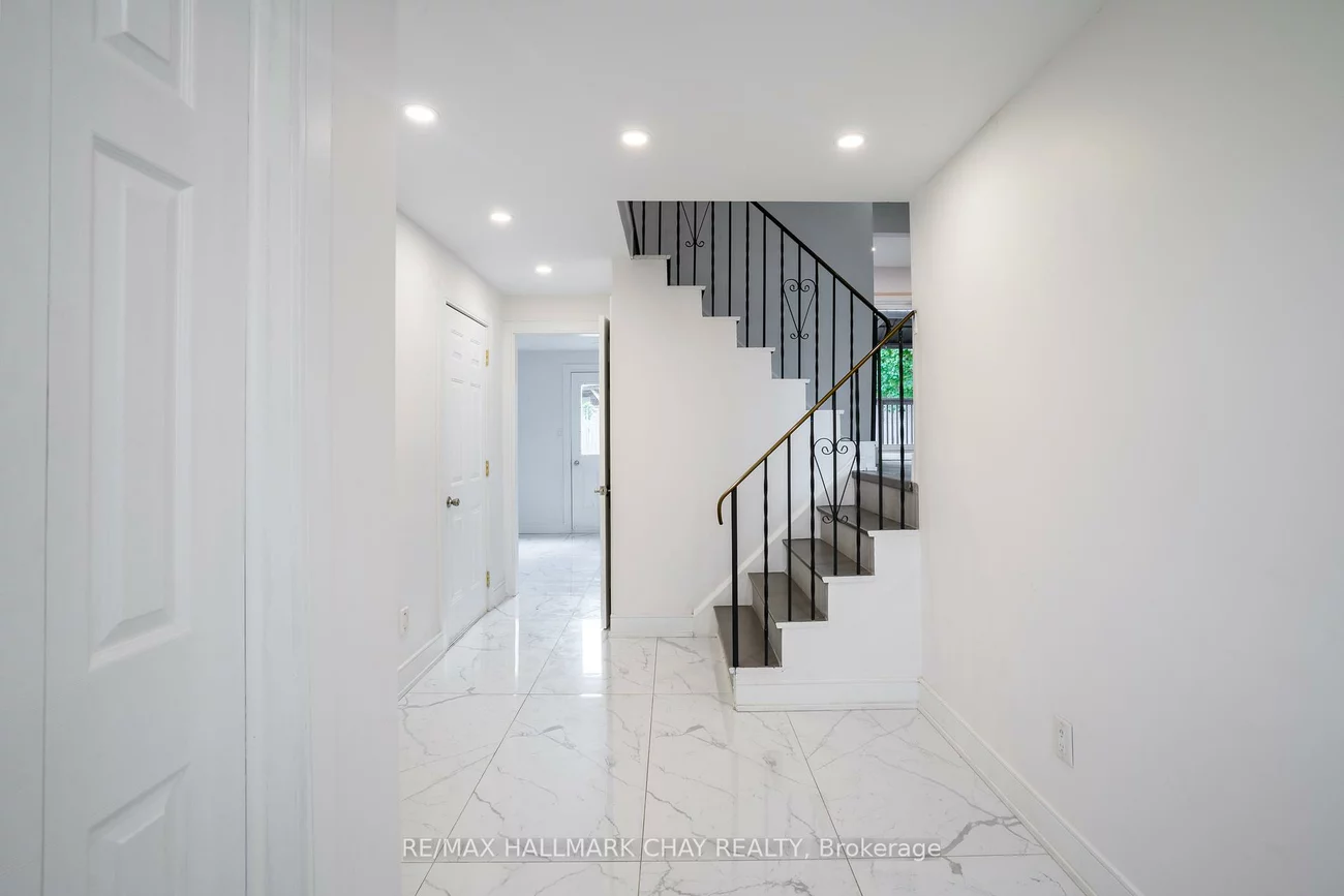 72, Jane, Allandale Heights, Barrie