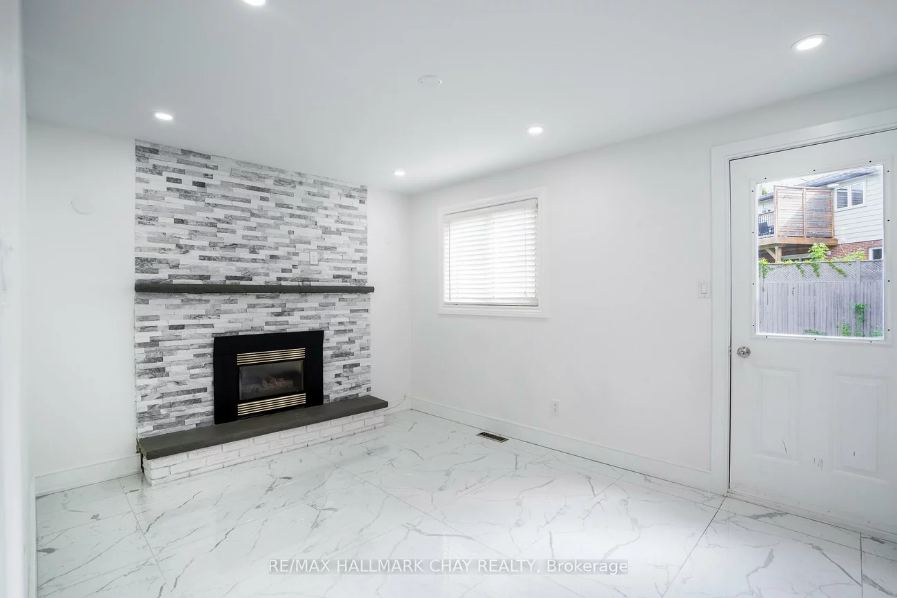 72, Jane, Allandale Heights, Barrie