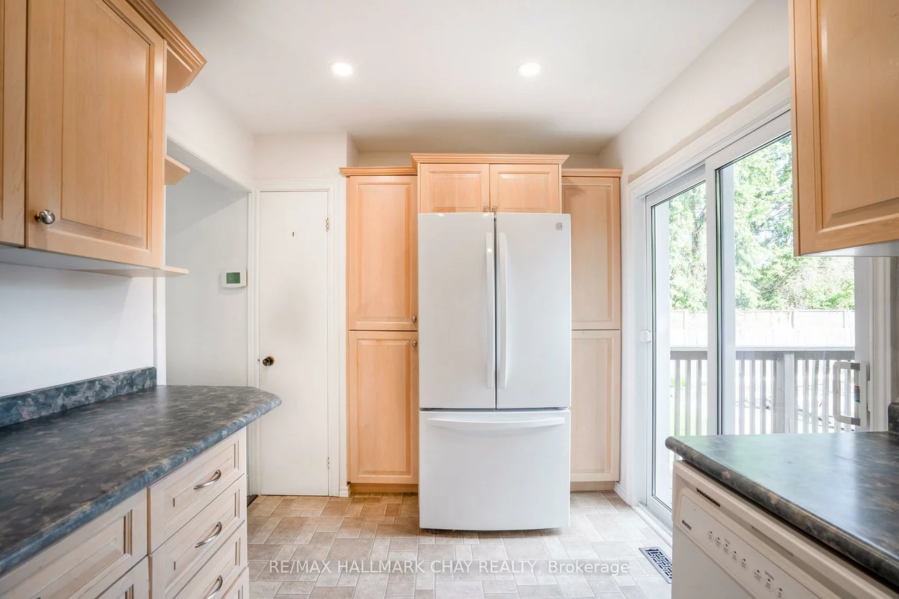 72, Jane, Allandale Heights, Barrie