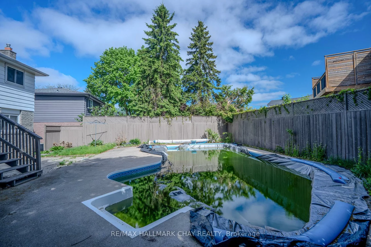 72, Jane, Allandale Heights, Barrie