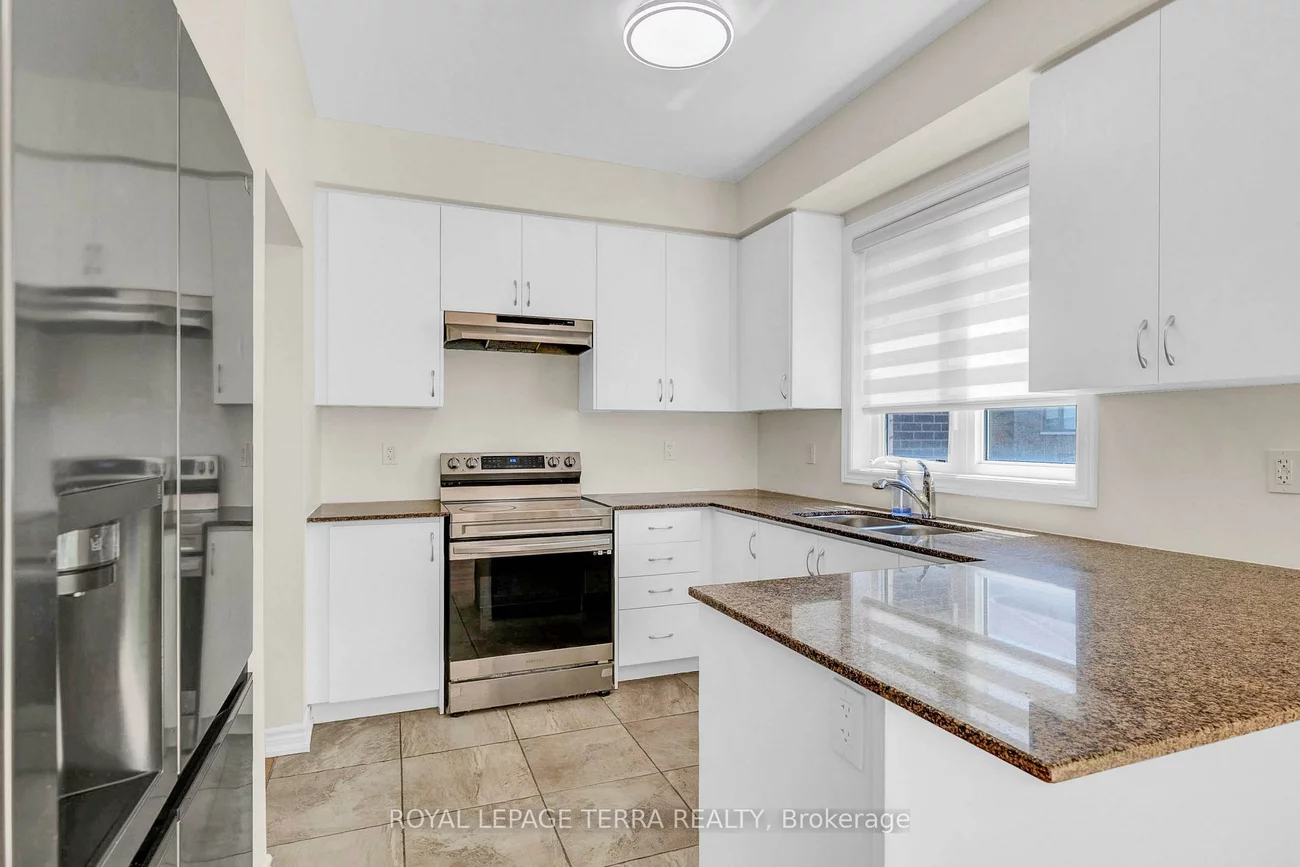 112, Nottingham, 400 East, Barrie