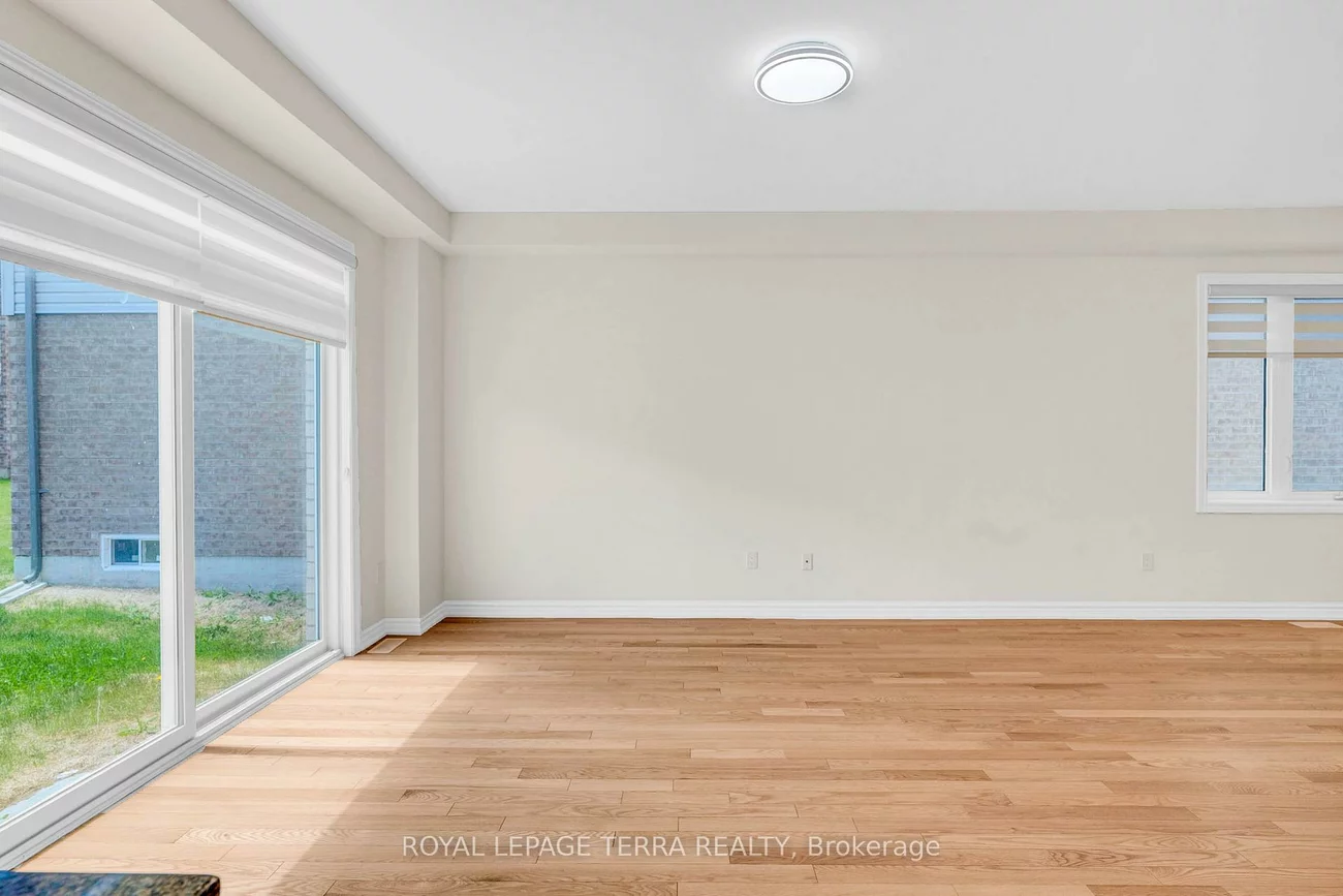 112, Nottingham, 400 East, Barrie