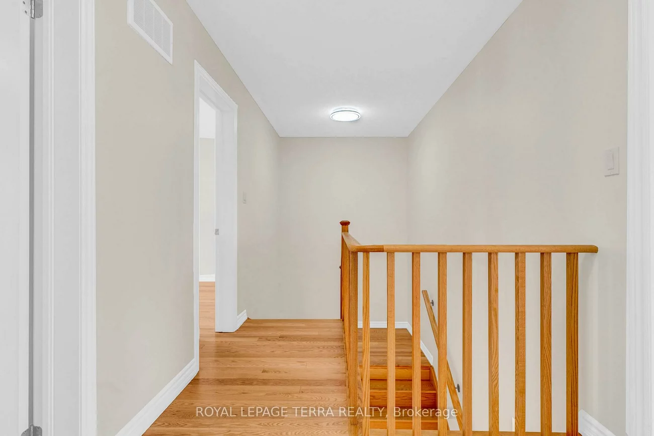 112, Nottingham, 400 East, Barrie