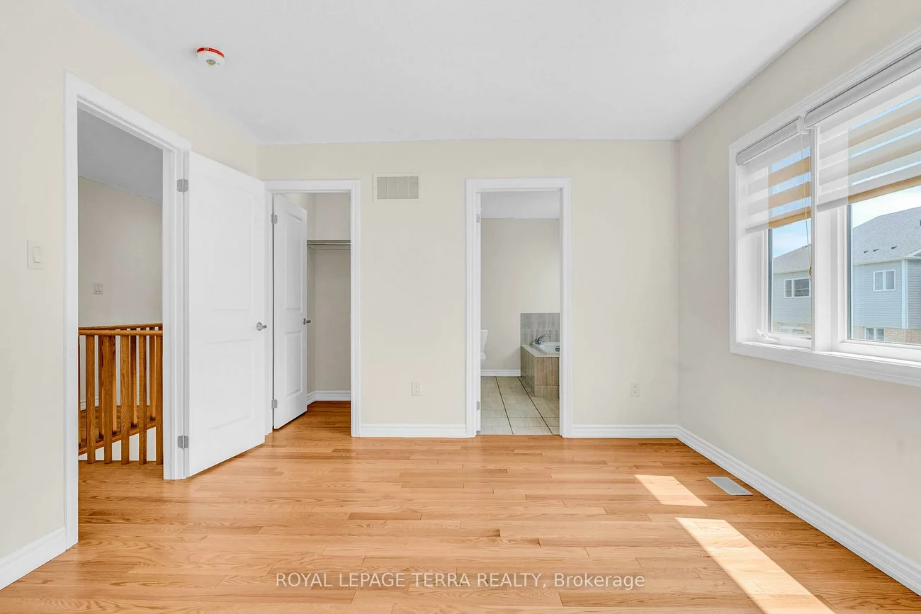 112, Nottingham, 400 East, Barrie