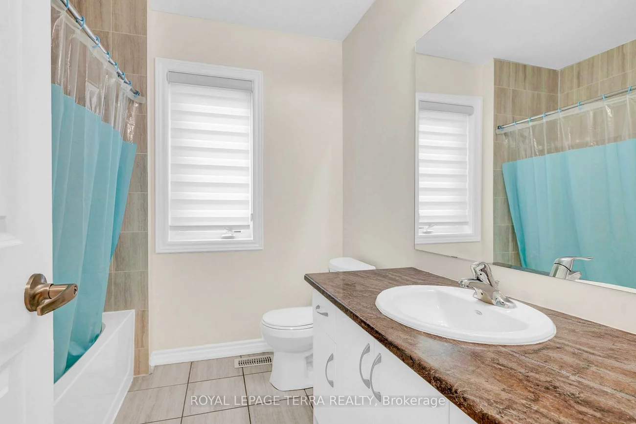 112, Nottingham, 400 East, Barrie