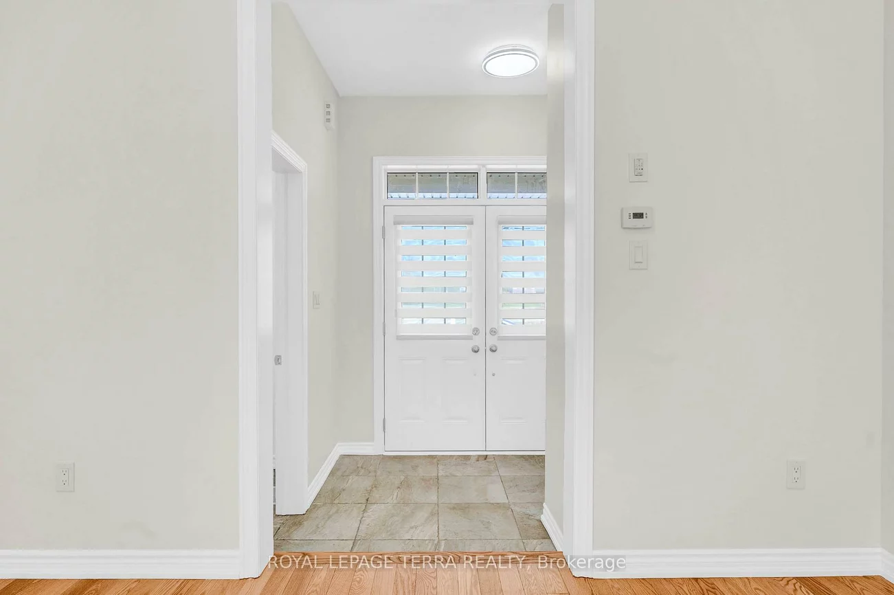 112, Nottingham, 400 East, Barrie