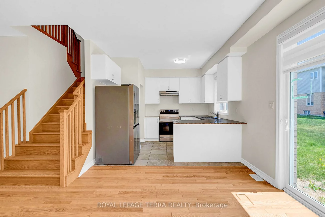 112, Nottingham, 400 East, Barrie