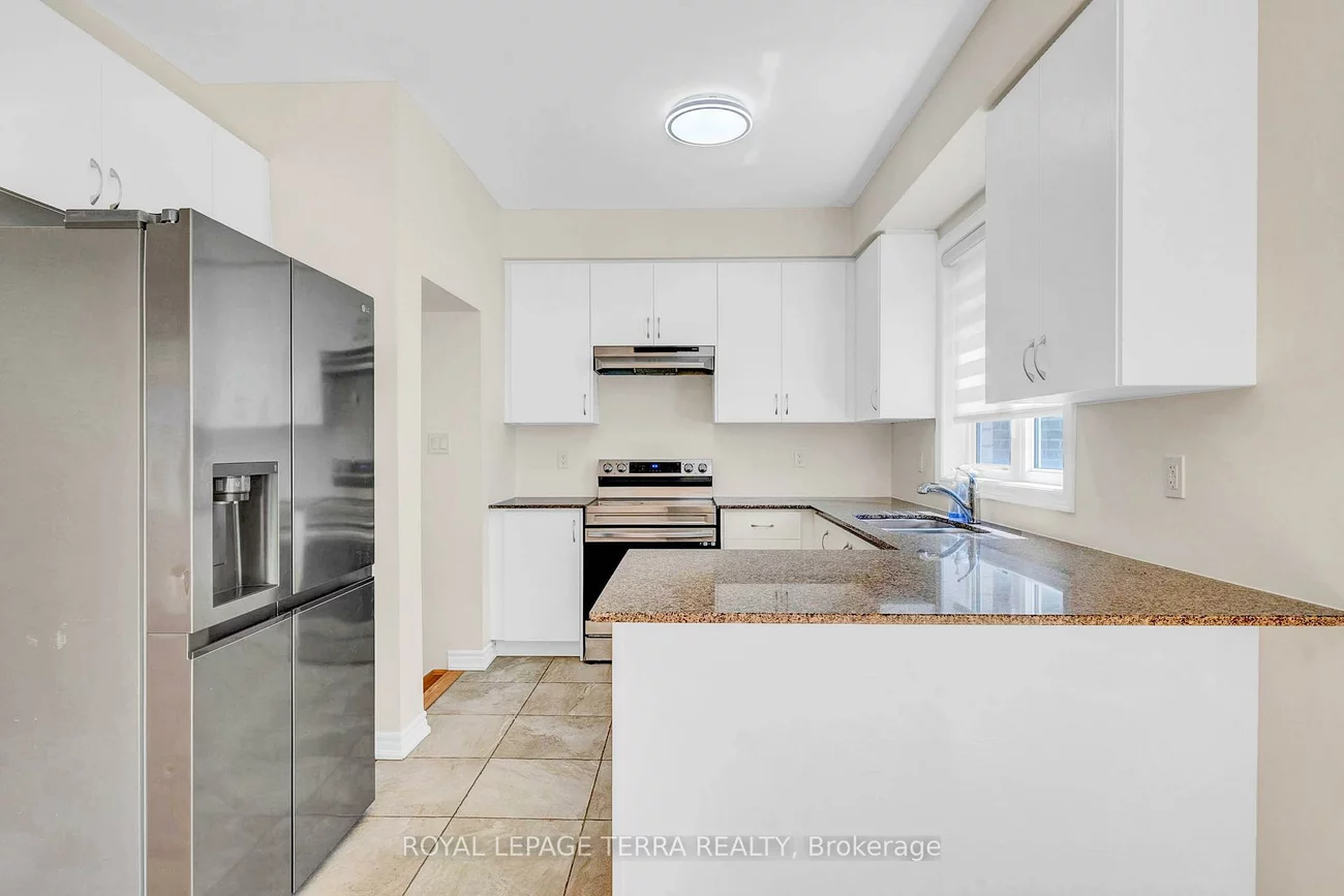 112, Nottingham, 400 East, Barrie