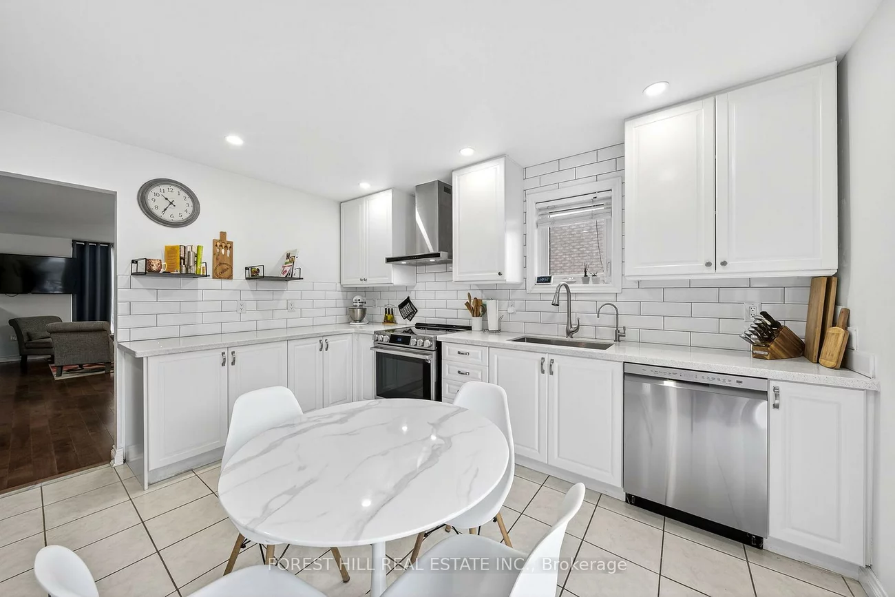 168, Hurst, Bayshore, Barrie