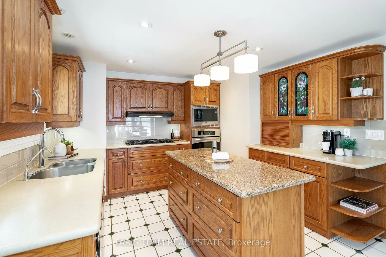 10, White Oaks, South Shore, Barrie