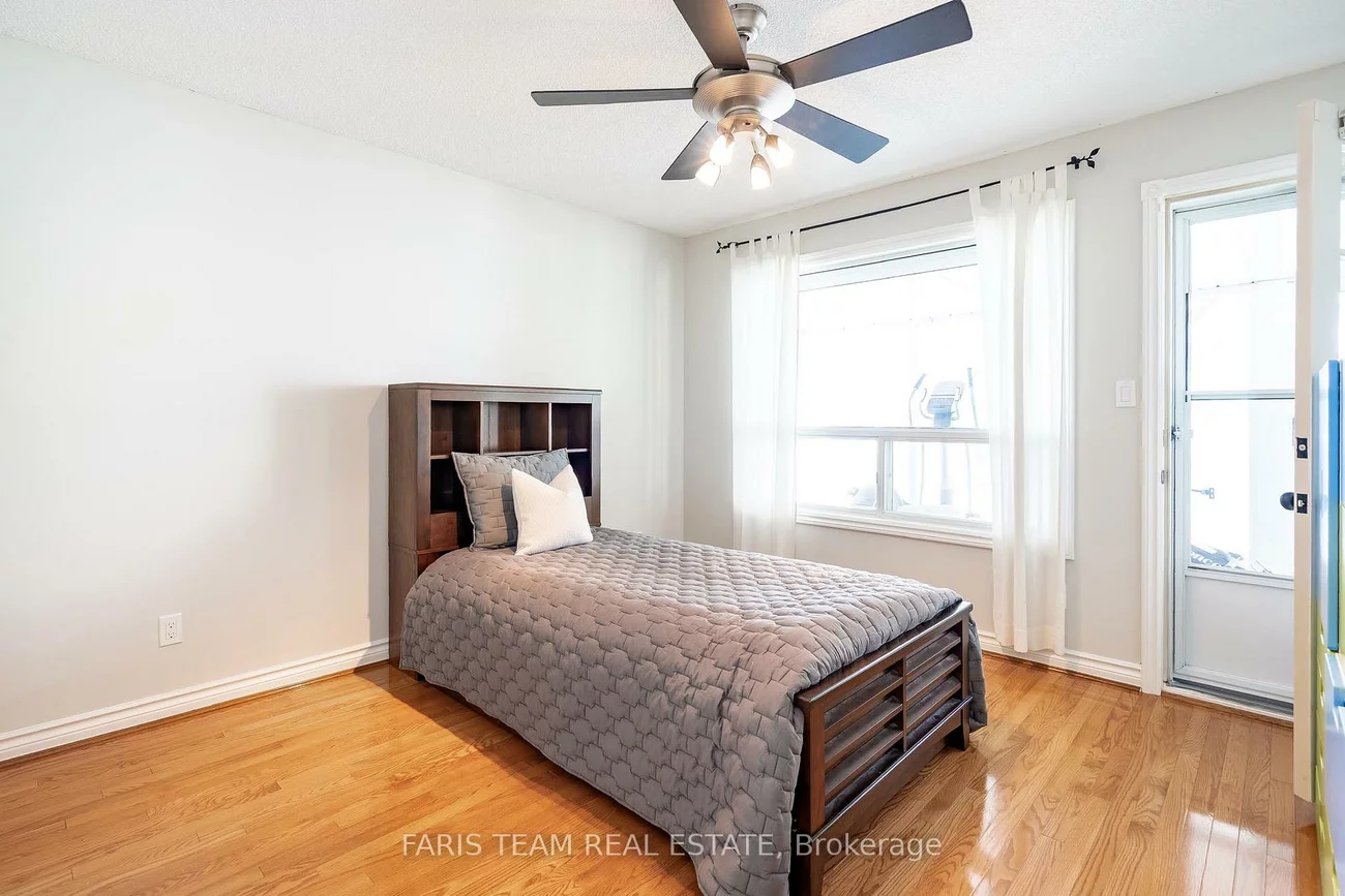 10, White Oaks, South Shore, Barrie