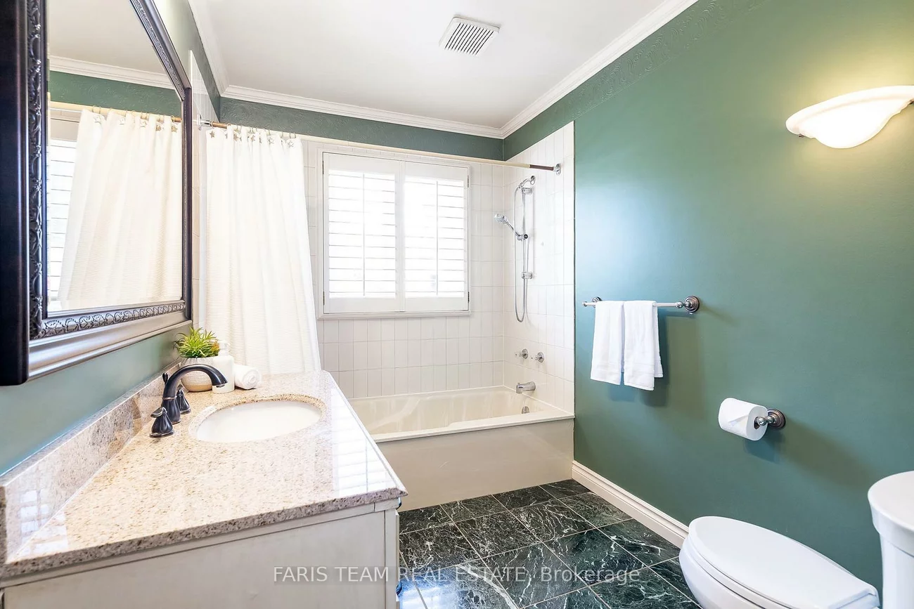 10, White Oaks, South Shore, Barrie