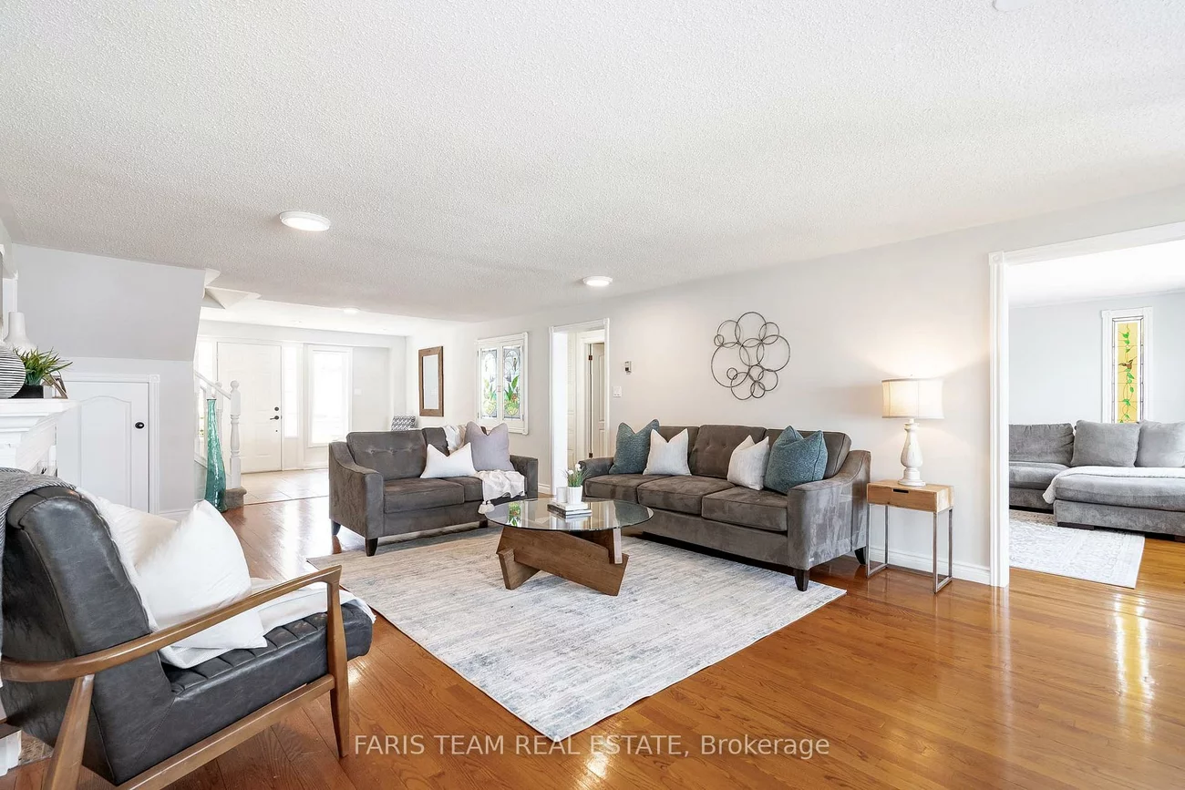 10, White Oaks, South Shore, Barrie