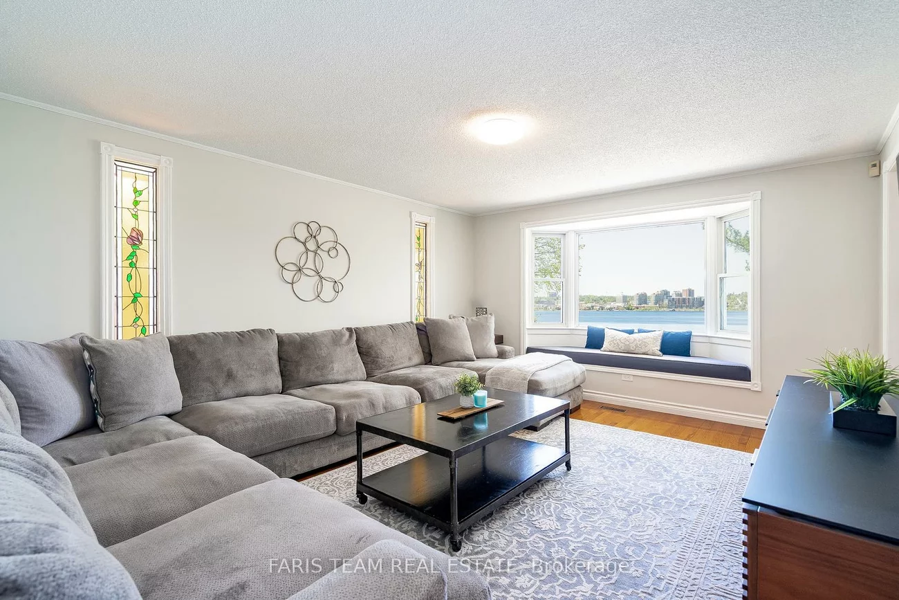 10, White Oaks, South Shore, Barrie